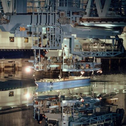 towing carriages for marine research institutes, universities and educational institutes.