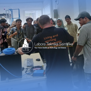 Wave Flume training, including Wavemaker and software setup, with HR Wallingford representatives and academics from Institut Teknologi Kalimantan.